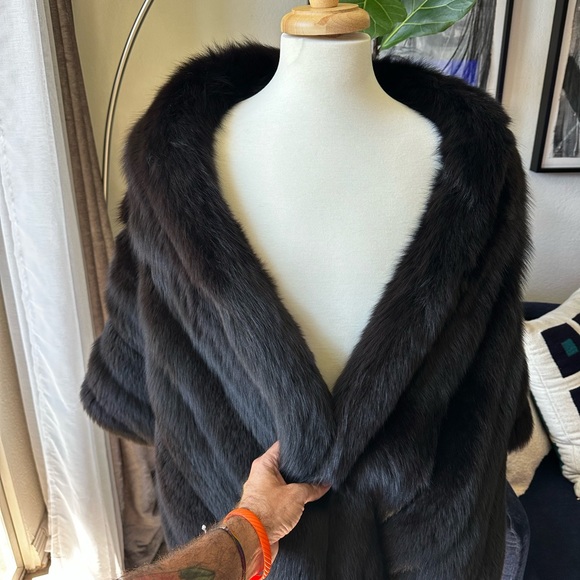 Bob Mackie RARE Oversized Fox Fur Stole Wrap Shawl. 9ft! - Picture 5 of 16